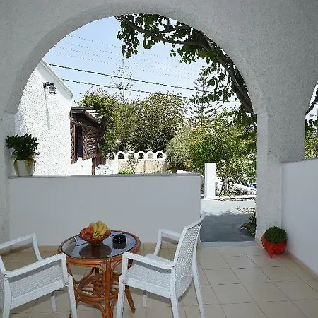 Sunflower Santorini 3* Kamari (Santorini)
