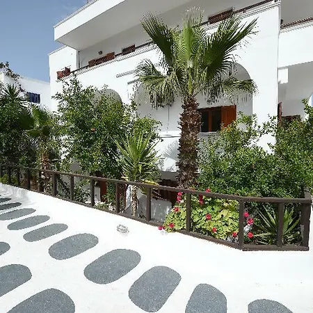 Sunflower Santorini מלון Kamári